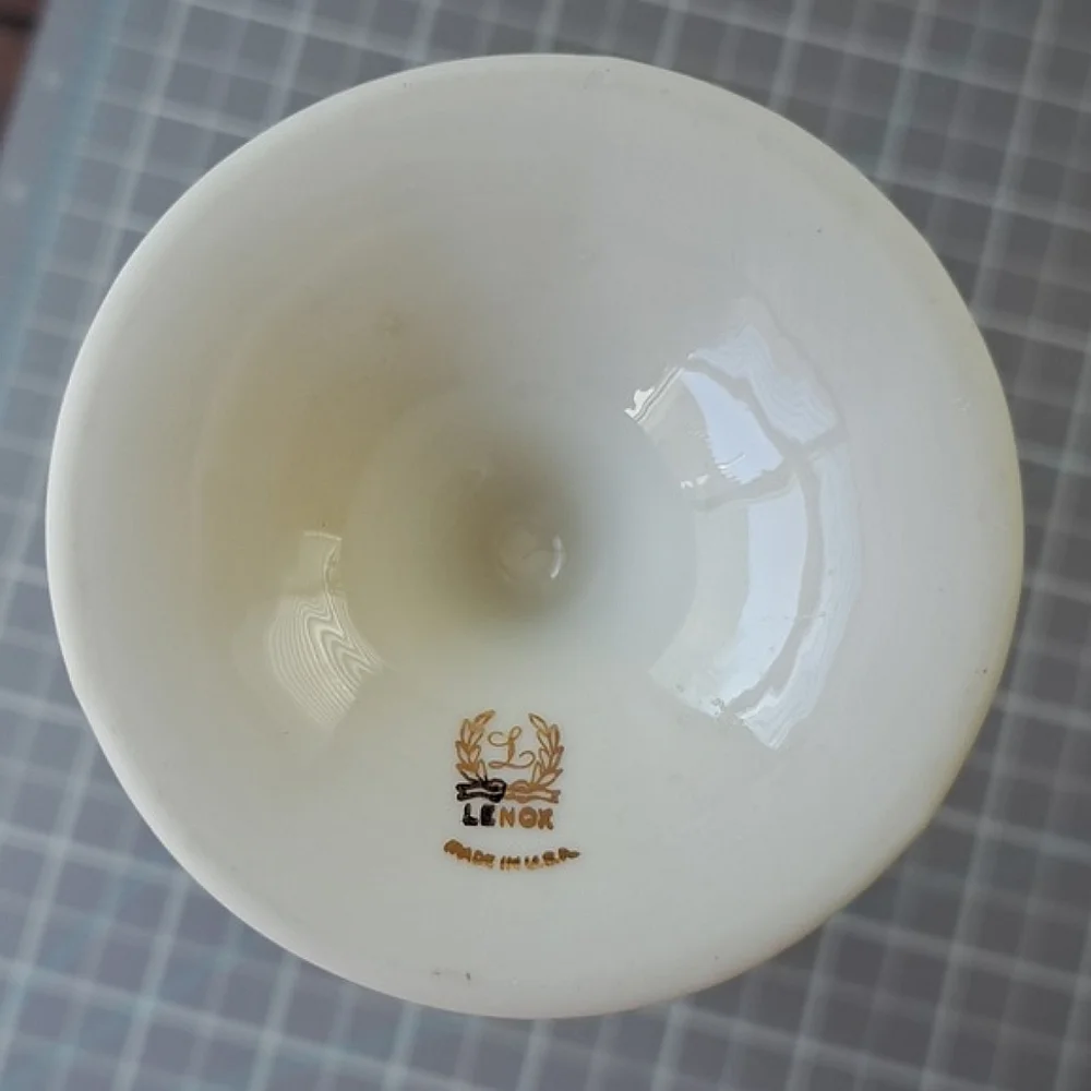 Vtg Lenox Fluted Tivoli Bud Vase Porcelain 24K Gold Trim Embossed Ivory USA 9